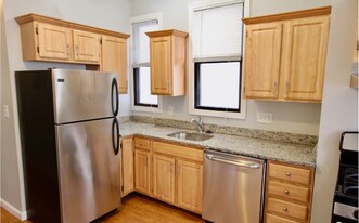 Building Photo - 358 Princeton St