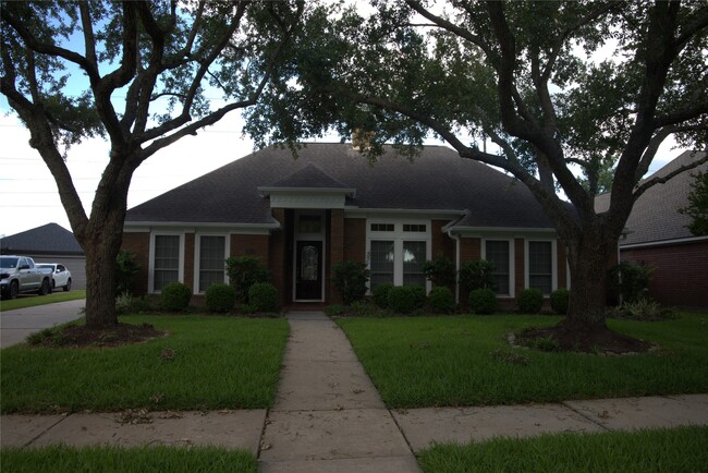 Building Photo - 1839 Lakewinds Dr