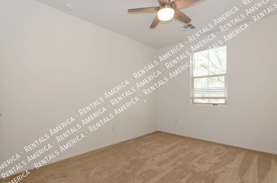 Building Photo - 5631 S Ruby Quin Pl