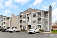 Building Photo - Open Floor Plan 2BR Condo at Hilltop!