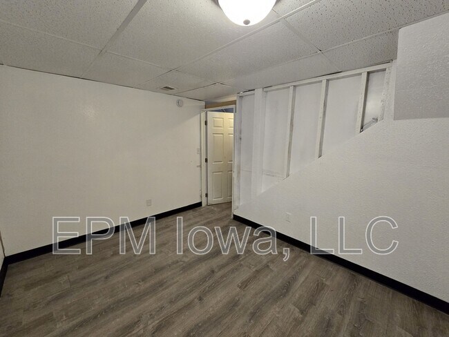 Building Photo - 115 Summit Ave