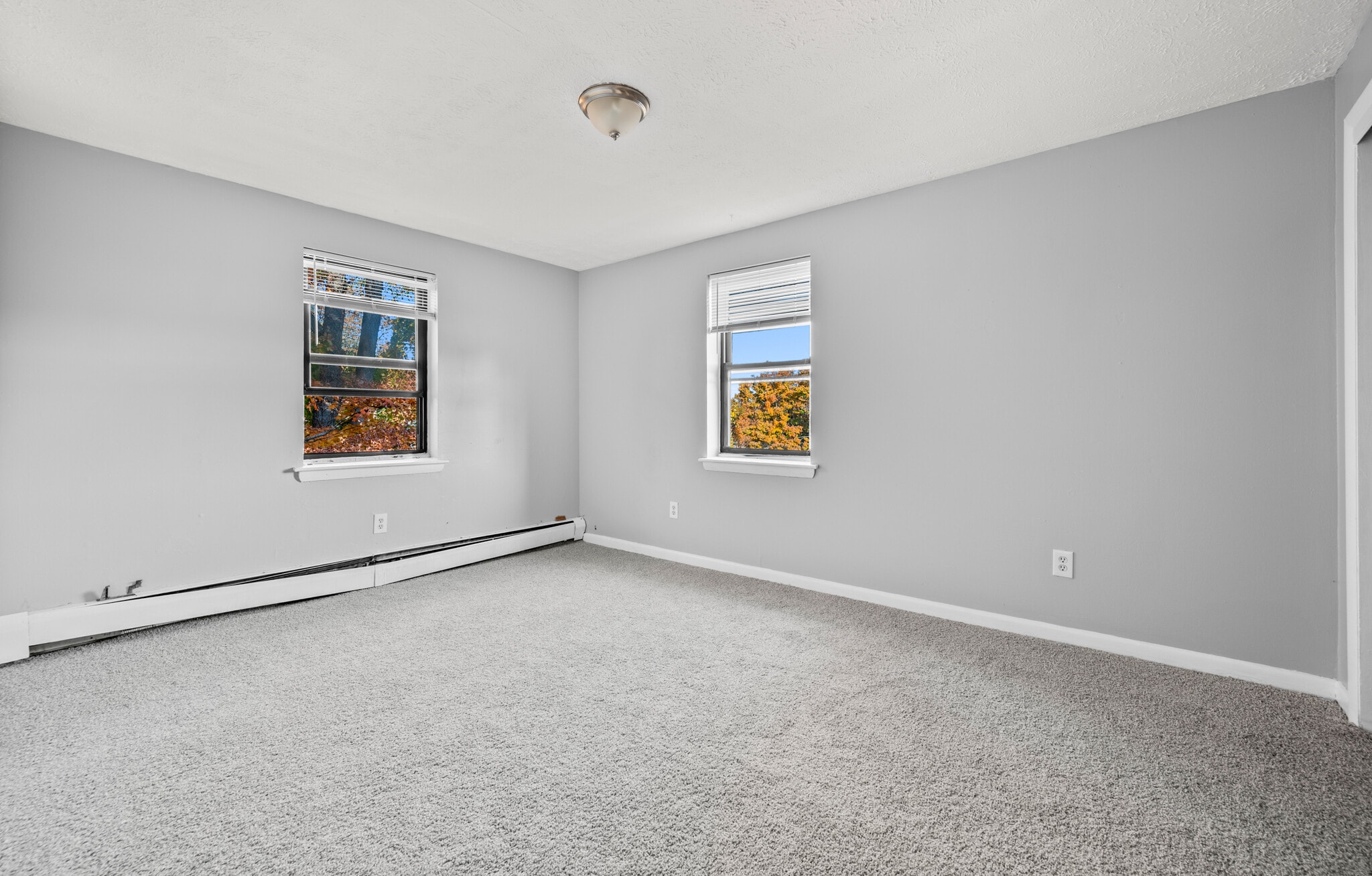 Building Photo - 30 Long St