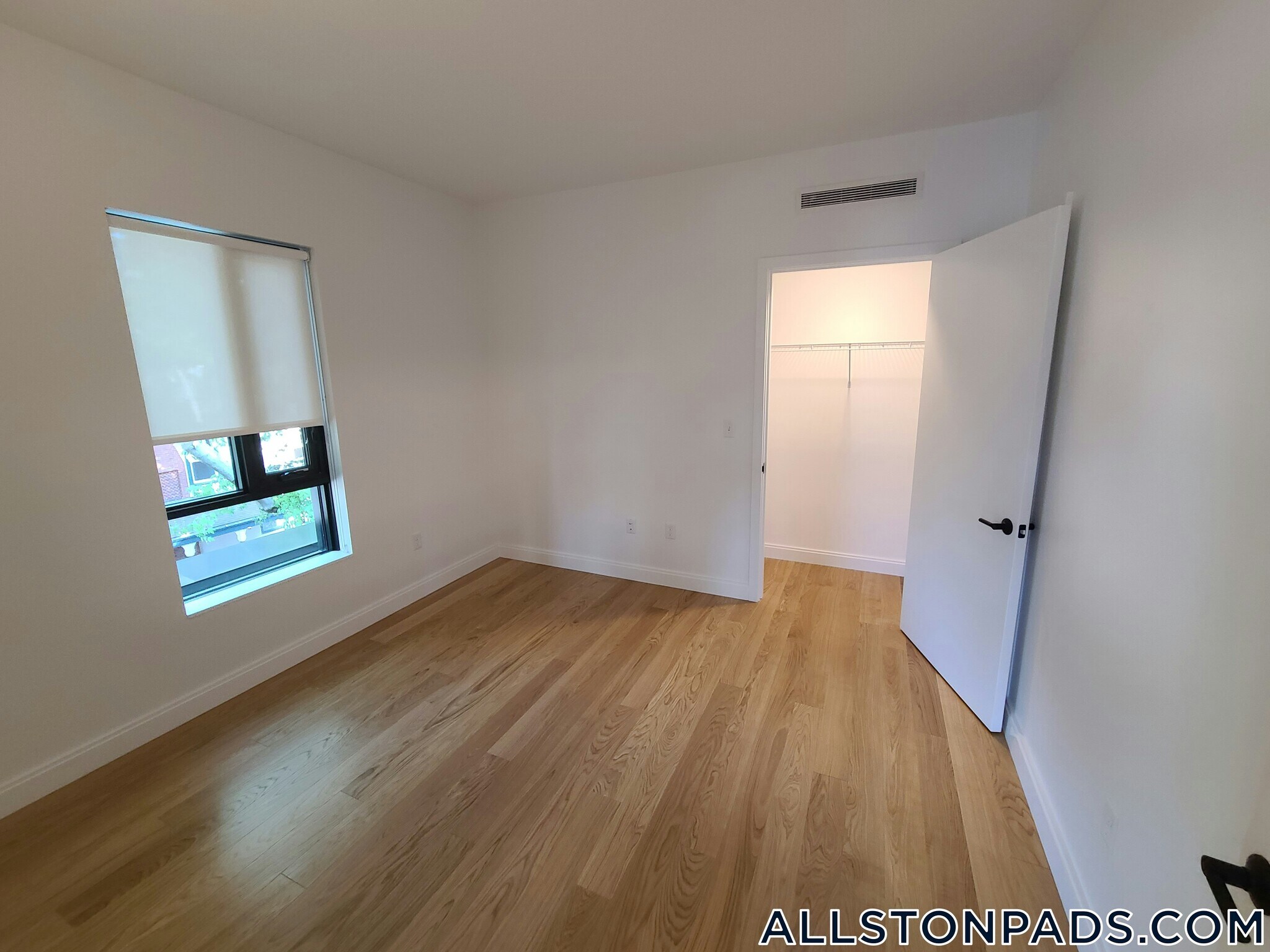 Building Photo - 83 Gardner St