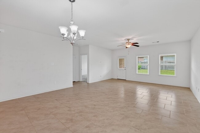 Building Photo - 138 Meadow Grove Dr