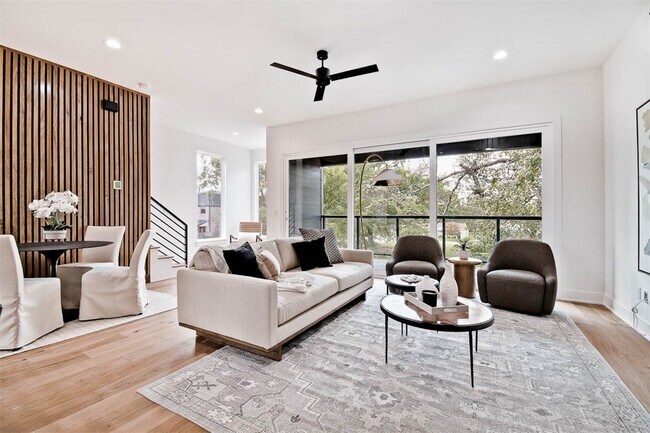 Building Photo - 212 NW 9th St