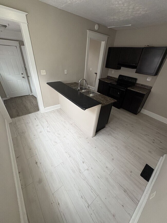 Building Photo - 1018 N Tuxedo St