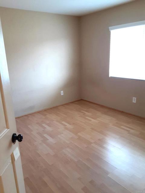 Building Photo - 586 Parkside Dr