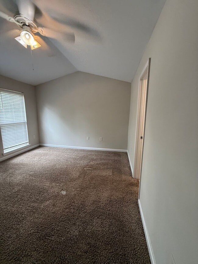 Building Photo - 15-1527 Kisling