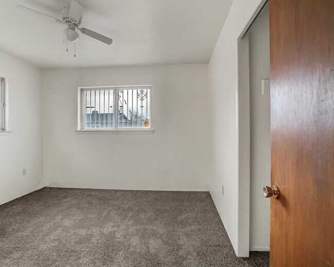 Building Photo - Westside 3 Bedroom 1.75 Bath