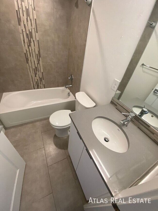 Building Photo - 2018 N Bryant St