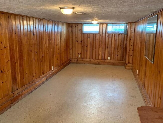 Building Photo - 31328 Bayridge Blvd