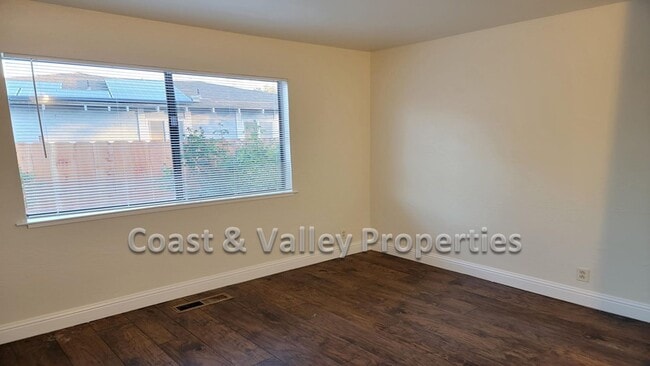 Building Photo - South County Home for RENT!!!