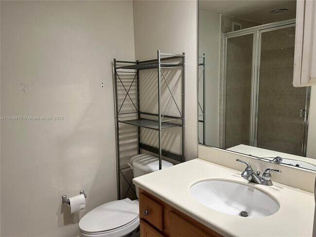 Building Photo - 5600 Collins Ave
