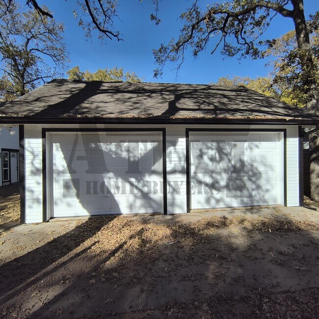 Building Photo - Fully remodeled 4-bedroom, 2-bathroom home