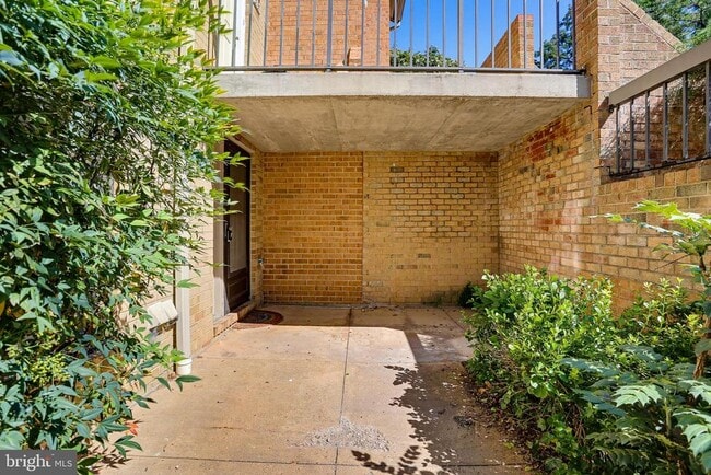 Building Photo - 5139 Dudley Ln