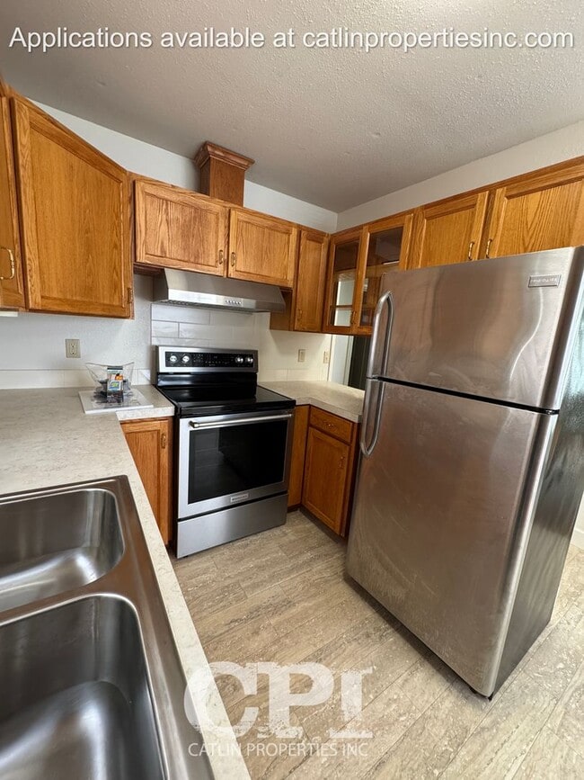 Building Photo - 532 Davidson Avenue