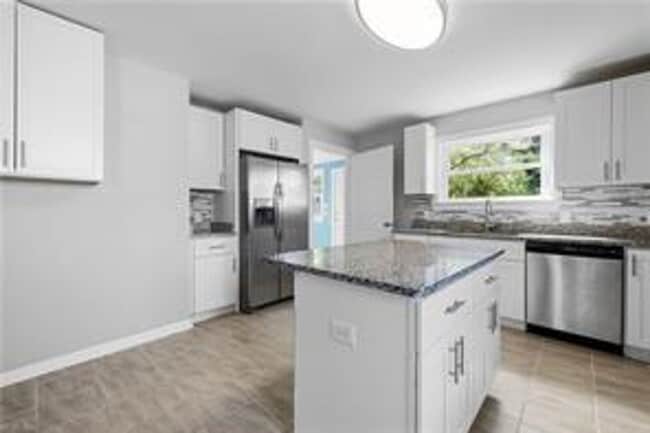 Building Photo - Check out this beautiful Cape Cod in the heart of Bayview!