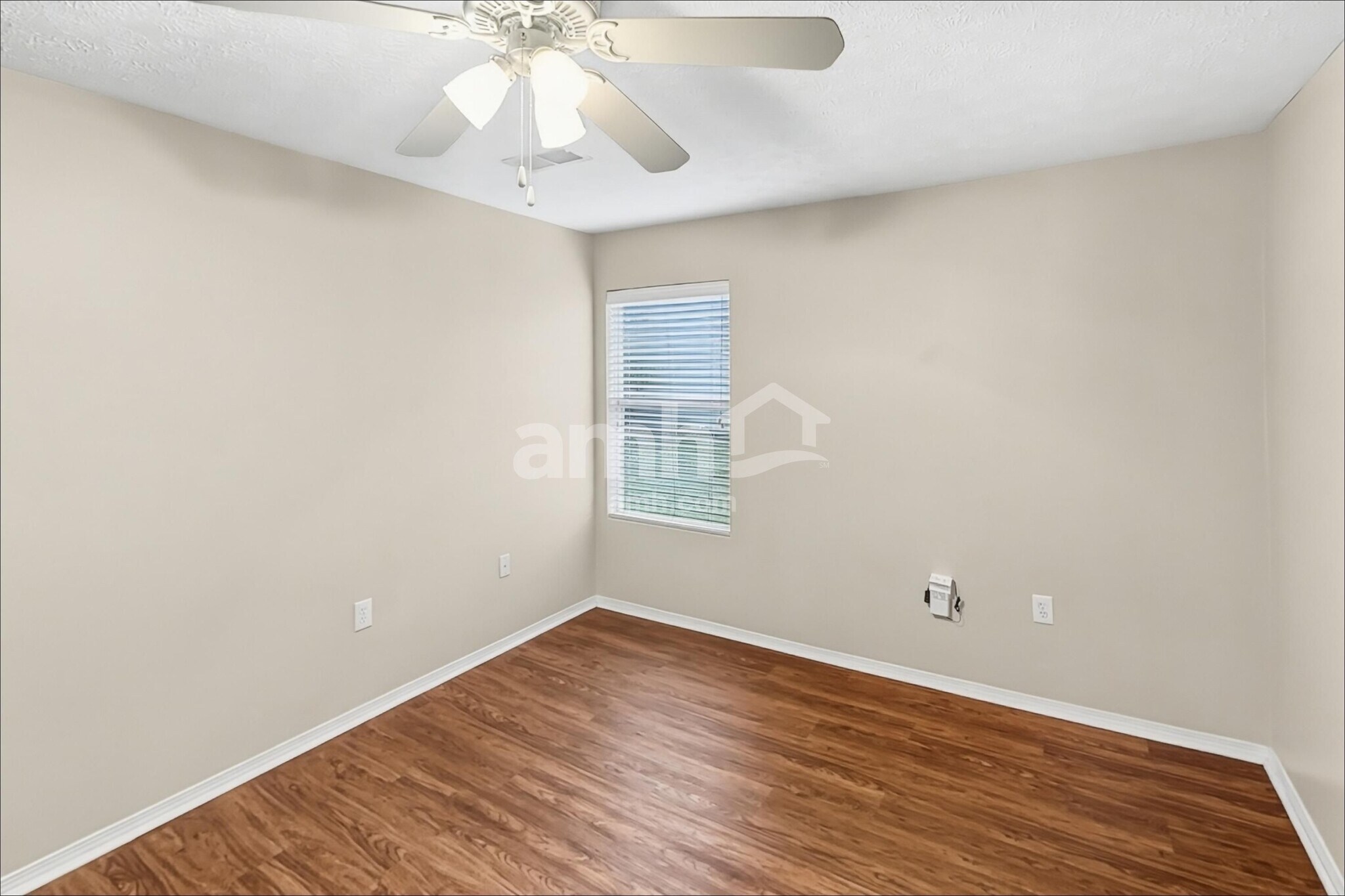 Building Photo - 2649 Sutherland Dr
