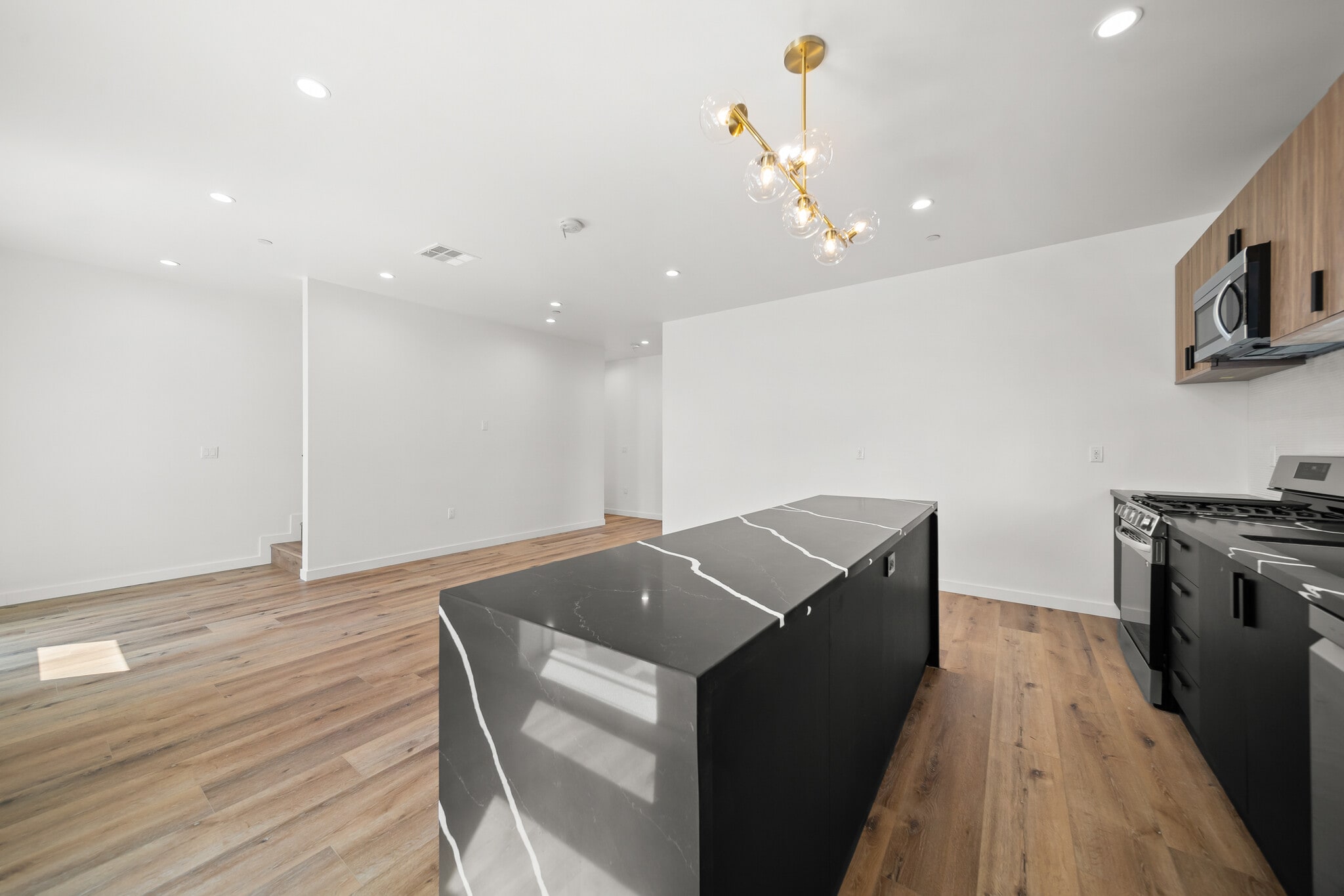 Building Photo - 6049 Craner Ave