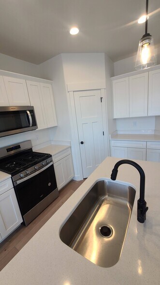 Building Photo - 4362 W Hemsley Ln