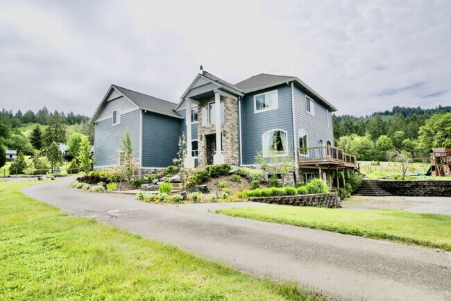 Building Photo - 33010 Fircreek Ln