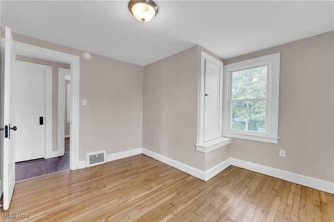 Building Photo - 5181 Clement Ave