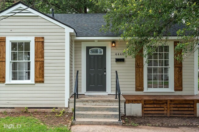 Building Photo - 4440 Clingman Dr
