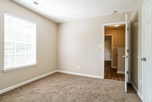 Building Photo - 8129 Vermilion Dr