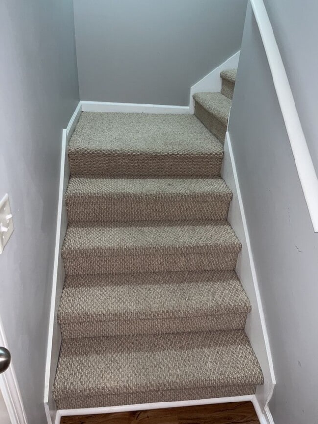 Building Photo - 149 Lancaster Way