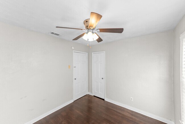 Building Photo - 2609 Herring Ave