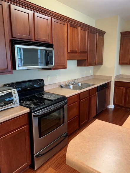 Building Photo - 721 Litty Ct