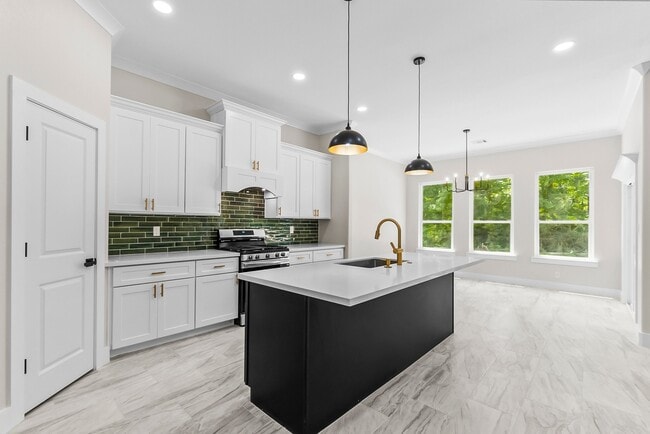 Building Photo - 244 Fawn Dr