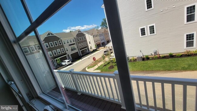 Building Photo - 41 Ways Ln