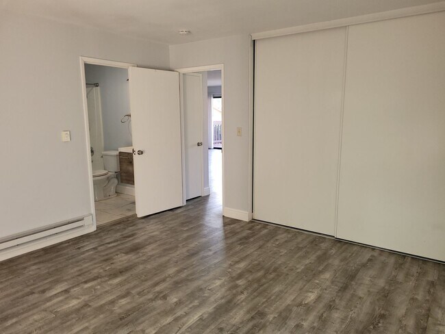 Building Photo - 10162 Alpine Dr