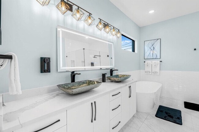 Building Photo - 3611 Gulfstream Pkwy