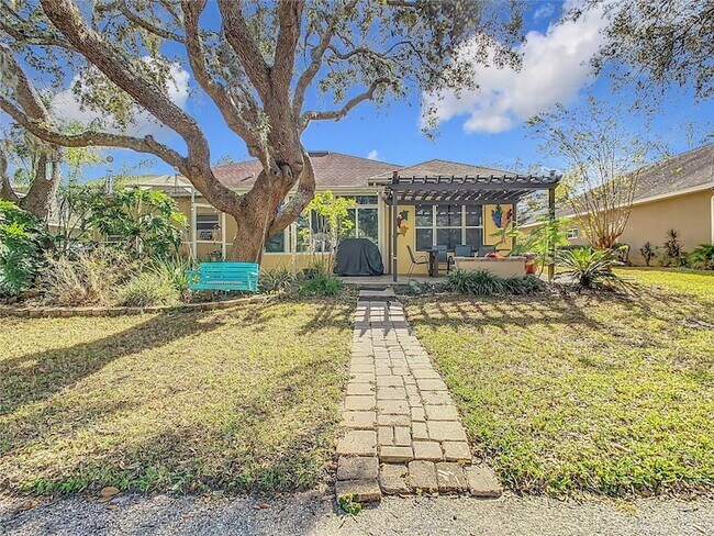 Building Photo - 16829 Midsummer Ln