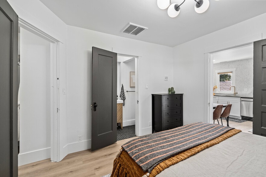 Building Photo - 428 S 400 W