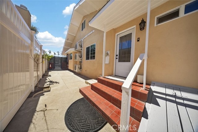 Building Photo - 327 Vine St