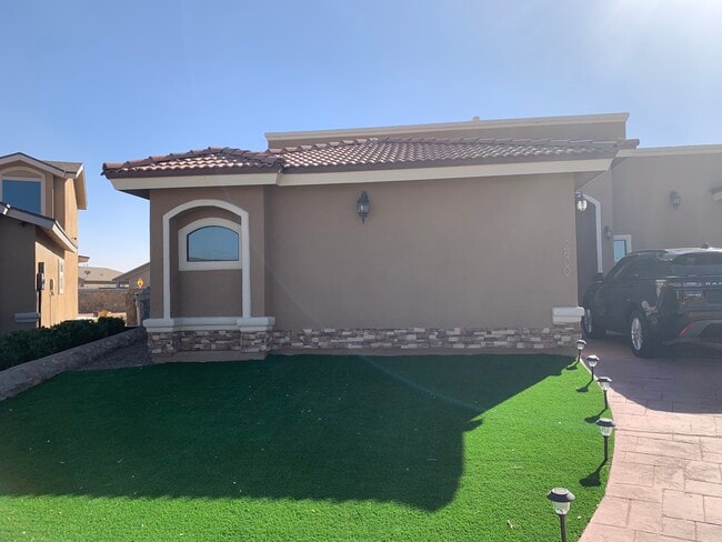 Building Photo - 2600 Snowy Rock Pl