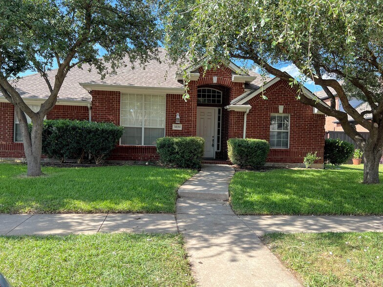 Primary Photo - 5820 Chatham Ln