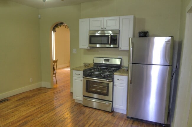 Building Photo - 426 E Bijou St