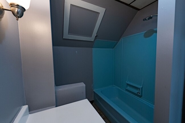 Building Photo - Spruce (294)