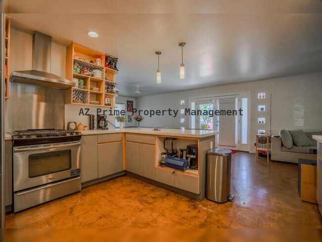 Building Photo - 351 E Encanto Dr