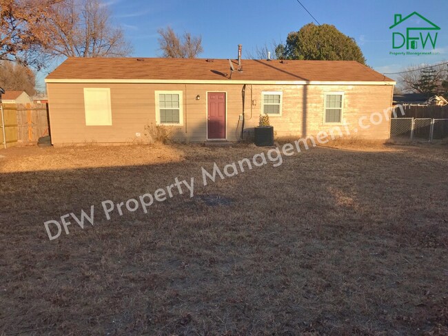 Building Photo - 2206 NW 26th St