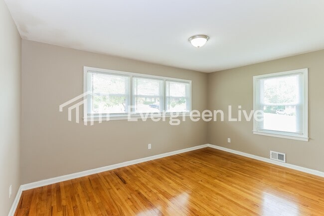 Building Photo - 1835 Pisgah Rd