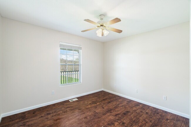 Building Photo - 182 Megan Ln