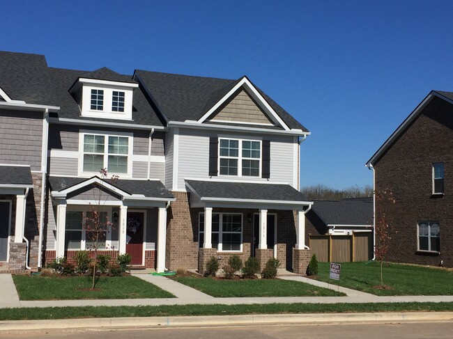 End unit with natural light. - 1816 Riverbirch Lane