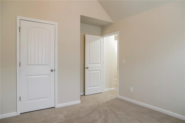 Building Photo - 5817 Grande River Rd