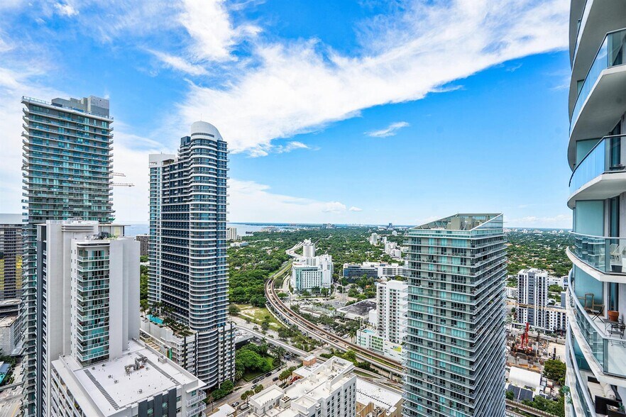 Building Photo - 1100 S Miami Ave