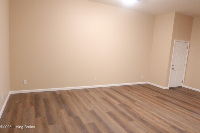 Building Photo - 112 Peonia Rd